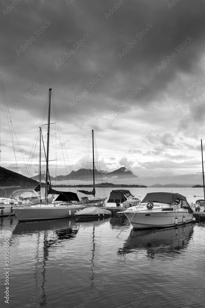 Obraz premium Lake Maggiore Marina, winter time B&W image