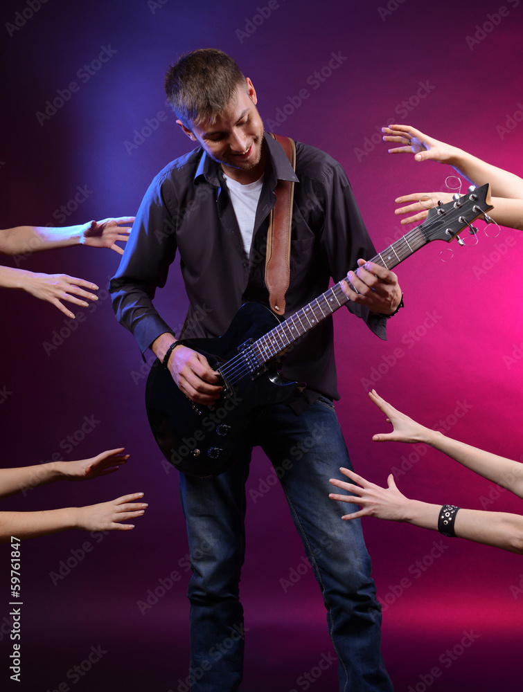 Fototapeta premium Guitarist singing