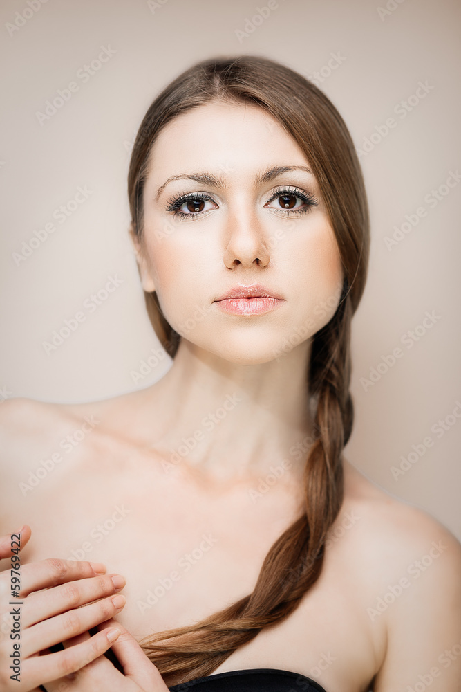 Glamour brunette Glamour brunette