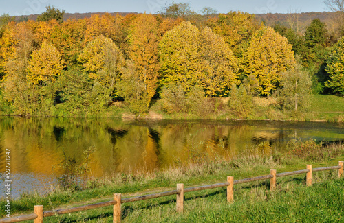 France, Gallardon pond in Vernouillet photo