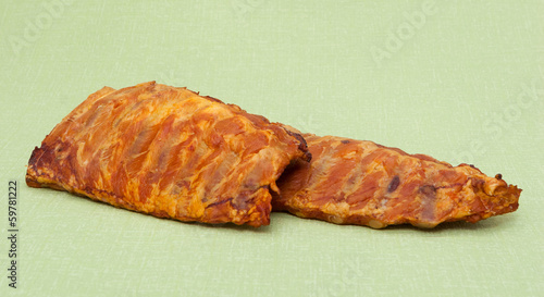 Мясной деликатес на рёбрышках