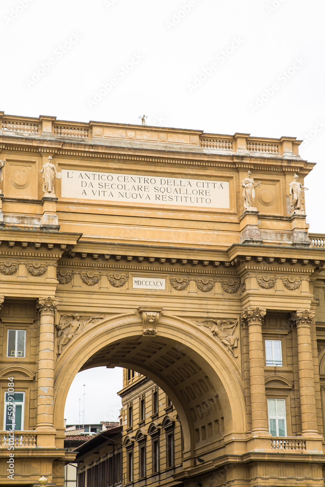 Obraz premium Historic Arch in Florence Square
