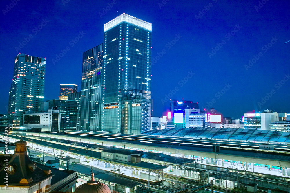 Obraz premium トワイライトの東京駅