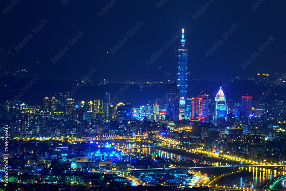 Obraz premium Full view of Taipei city at night
