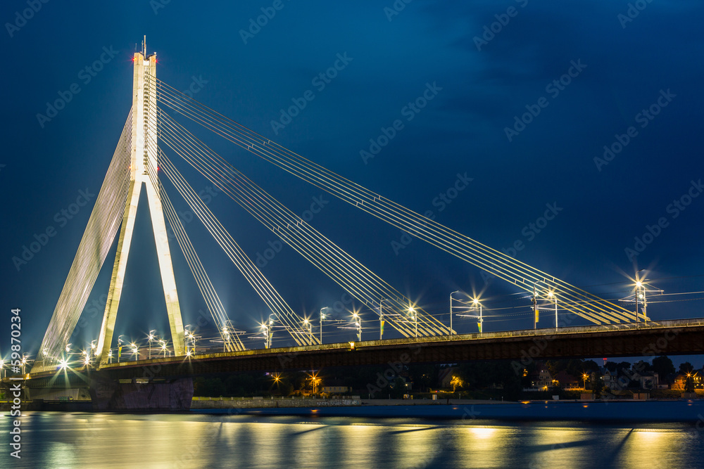 Obraz premium Modern Bridge in Riga at Night