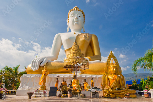Golden Buddha statue © Peerachaya