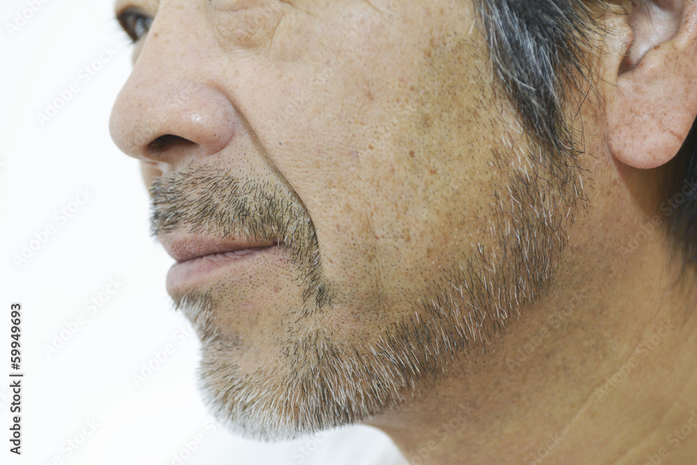 Obraz premium 髭を生やした50代男性