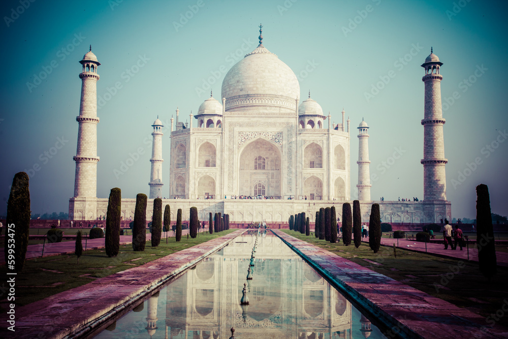 Fototapeta premium Taj mahal,famous monument,Greatest marble tomb in India,Agra