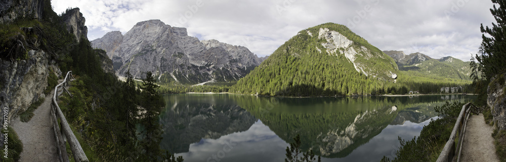 am pragser wildsee in südtirol