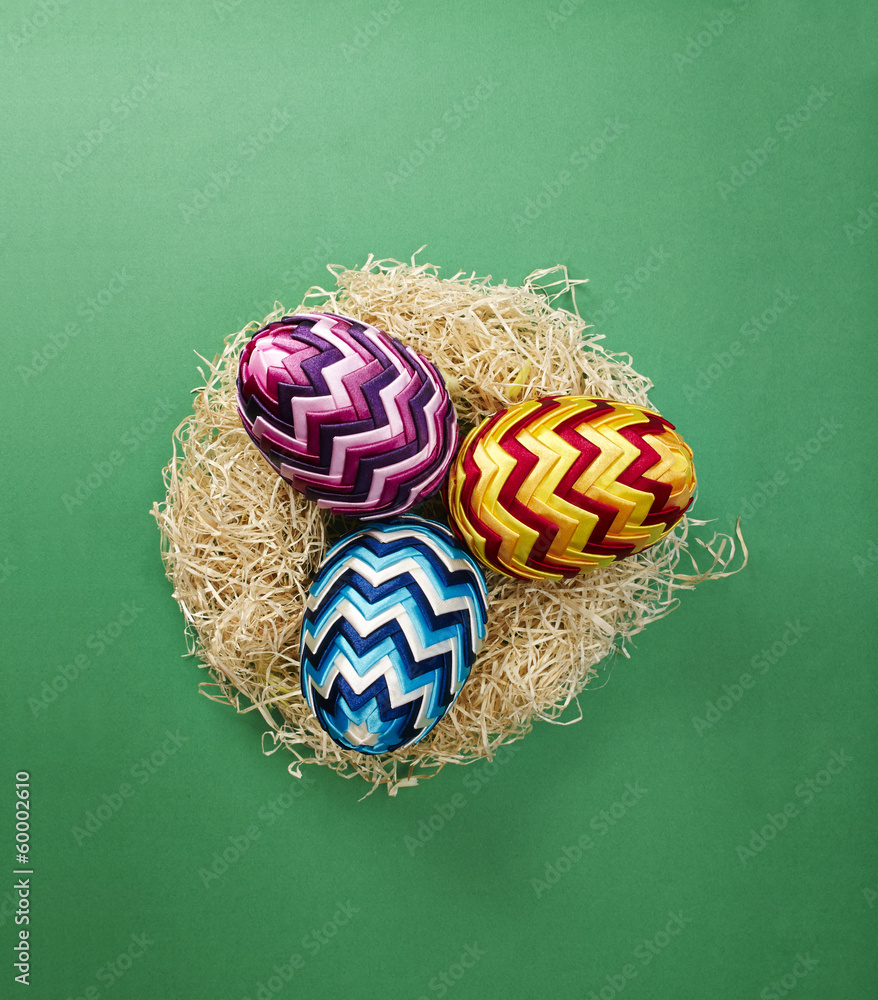 Φωτογραφία Easter eggs in hay