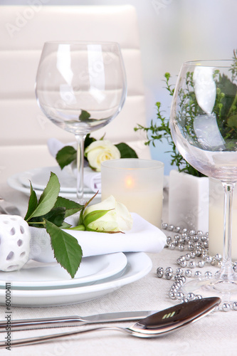 Table arrangement in restaurant