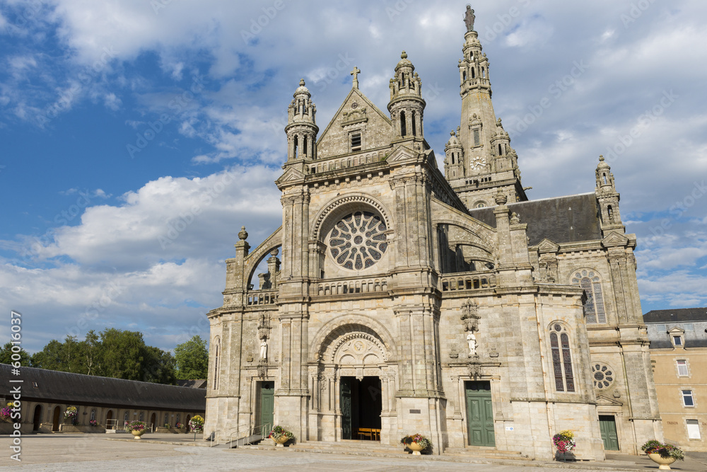 Obraz premium Basilique de Sainte-Anne d'Auray en Bretagne