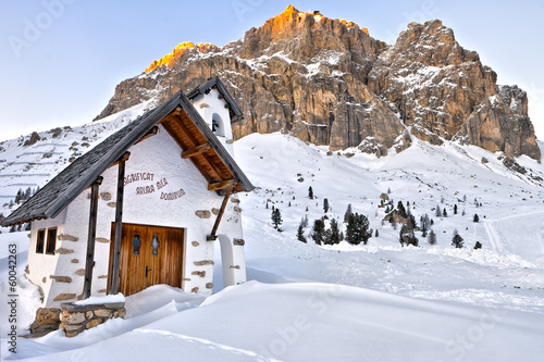 Small white church at Passo Falzarego, Dolomites Mountains © Fulcanelli
