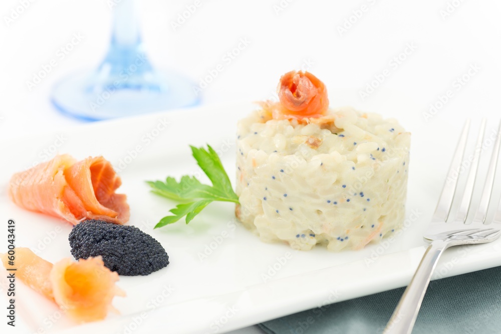 riso con salmone affumicato e caviale riso con salmone affumicato e caviale