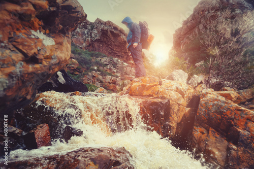 Fotografie dangerous river crossing