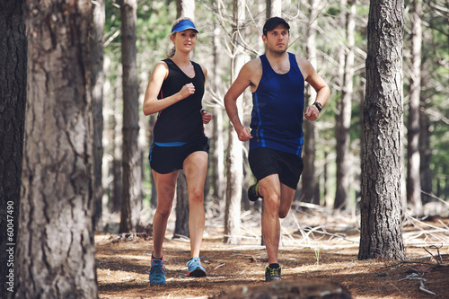 trail running couple