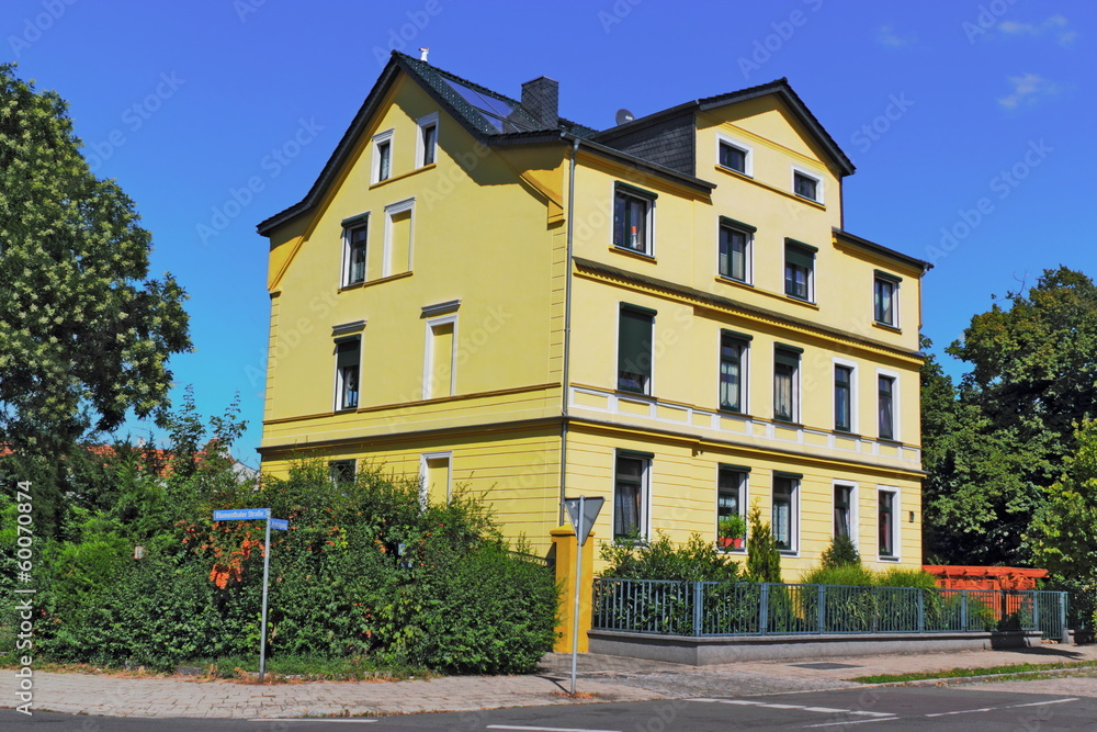 Burg bei Magdeburg, Saniertes Mehrfamilienhaus