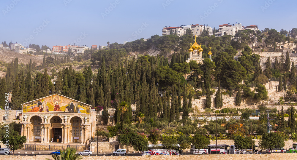 Obraz premium Church of All Nations vs Church of Mary Magdalene