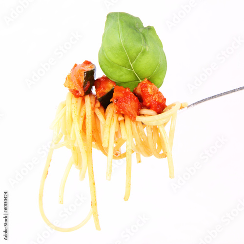 Spaghetti with zucchini sauce on a fork