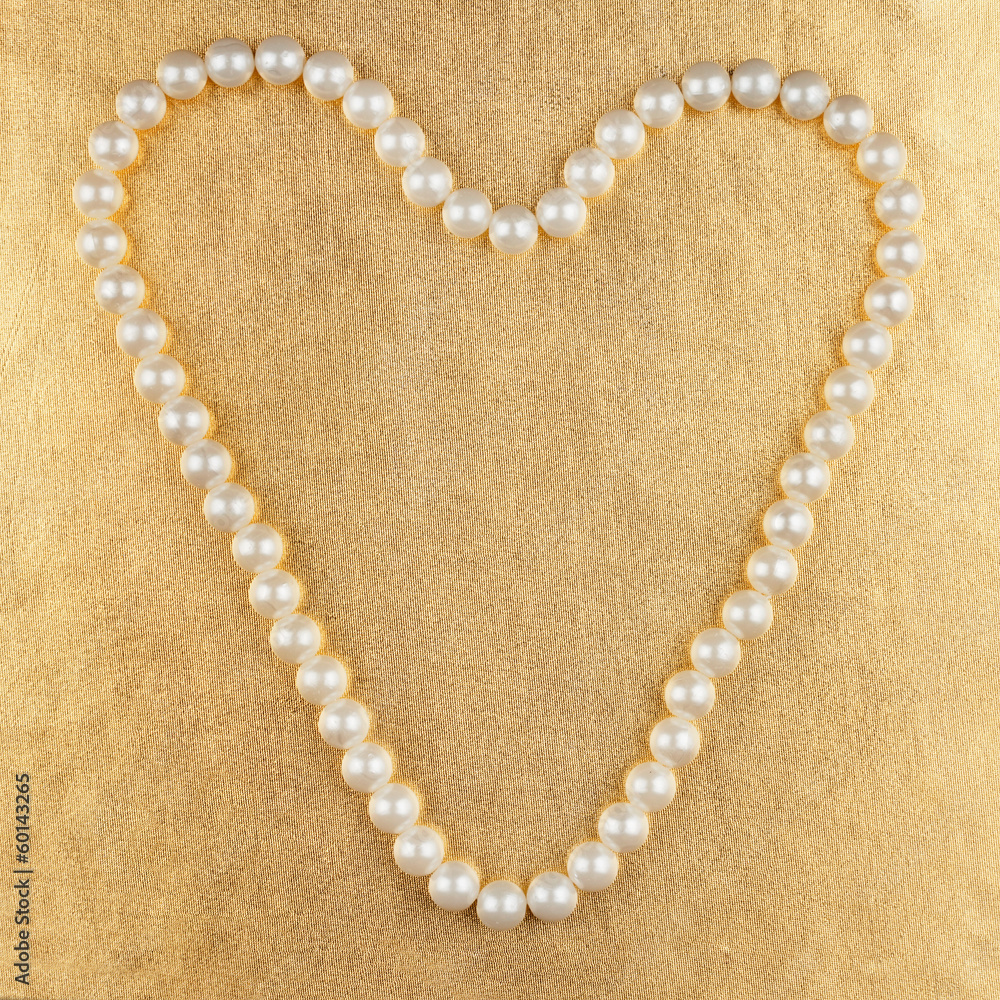 Obraz premium Symbolic heart of beads