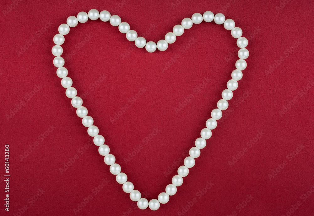 Obraz premium Symbolic heart of beads