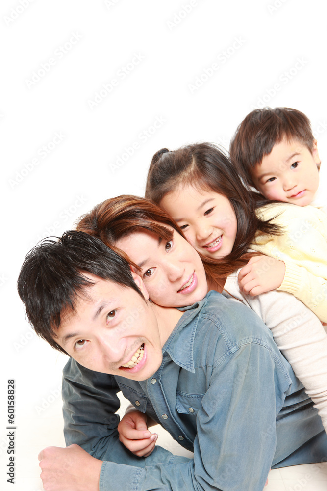 日本人の四人家族