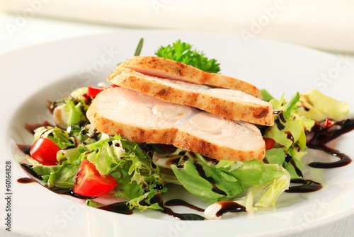 Chicken breast with green salad