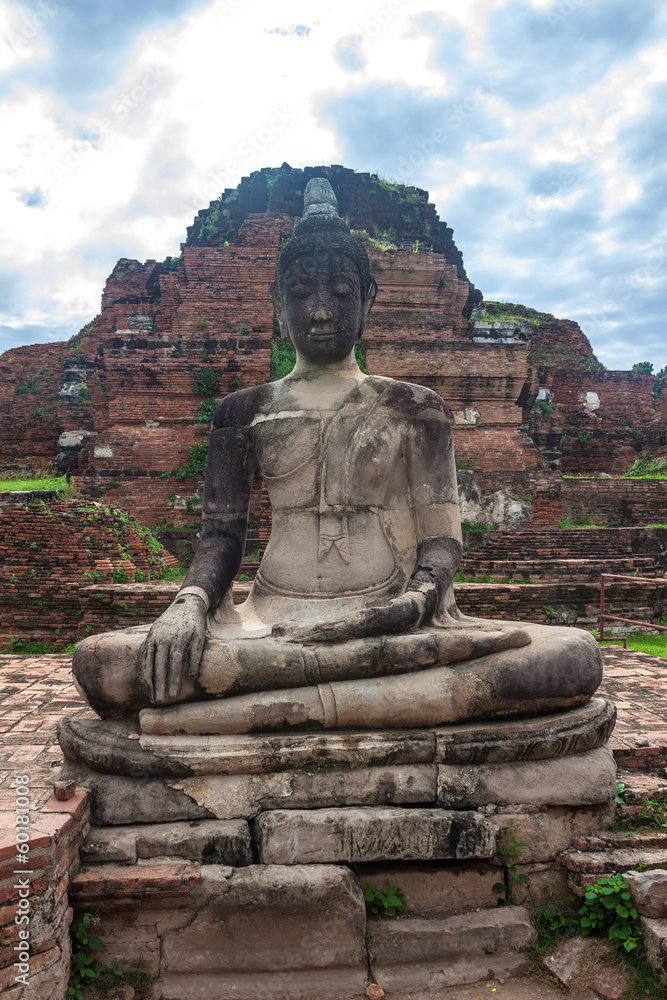 Buddha statue at Wat Mahathat temple in Ayutthaya, Thailand Buddha statue at Wat Mahathat temple in Ayutthaya, Thailand
