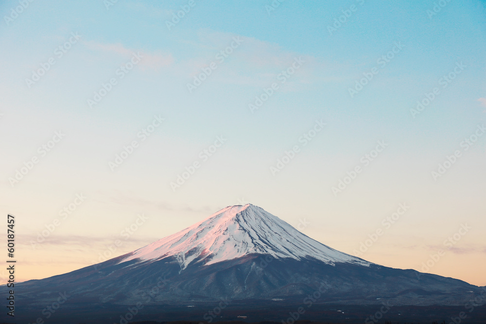 早朝の富士山