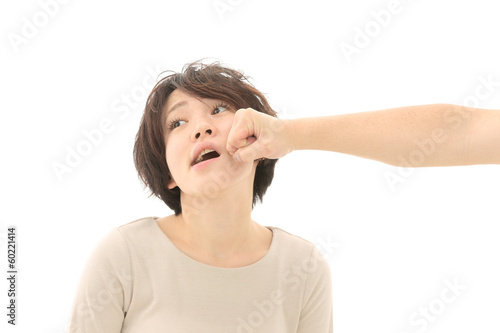 Photos 殴られる女性