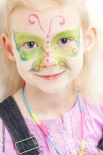 Fototapeta Naklejka Na Ścianę i Meble -  portrait of little girl with face painting