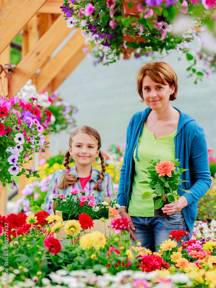 Flowers center, planting - family shopping plants 