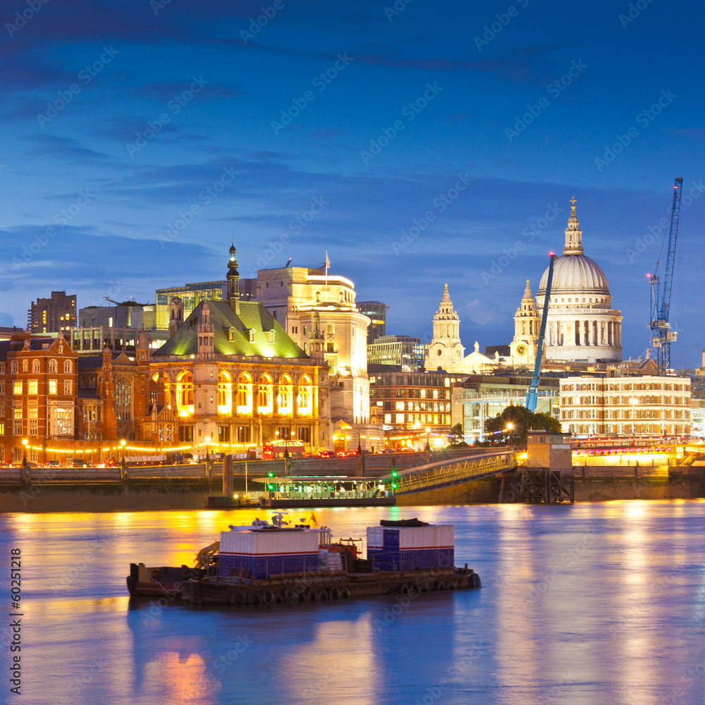River Thames, St Paul's cathedral in London, UK.