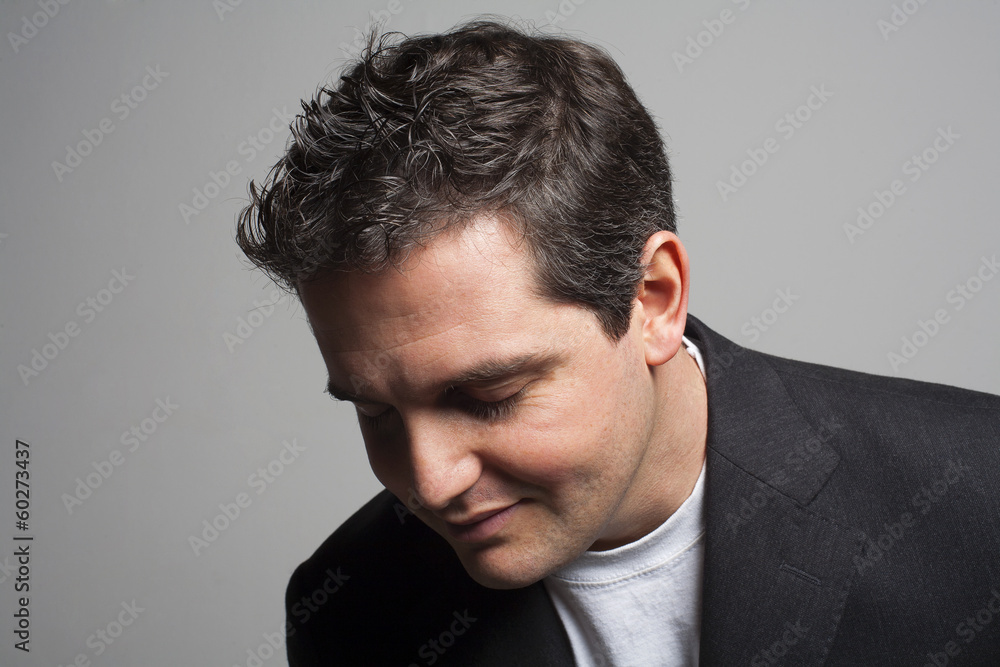 Fototapeta premium Uomo pensieroso