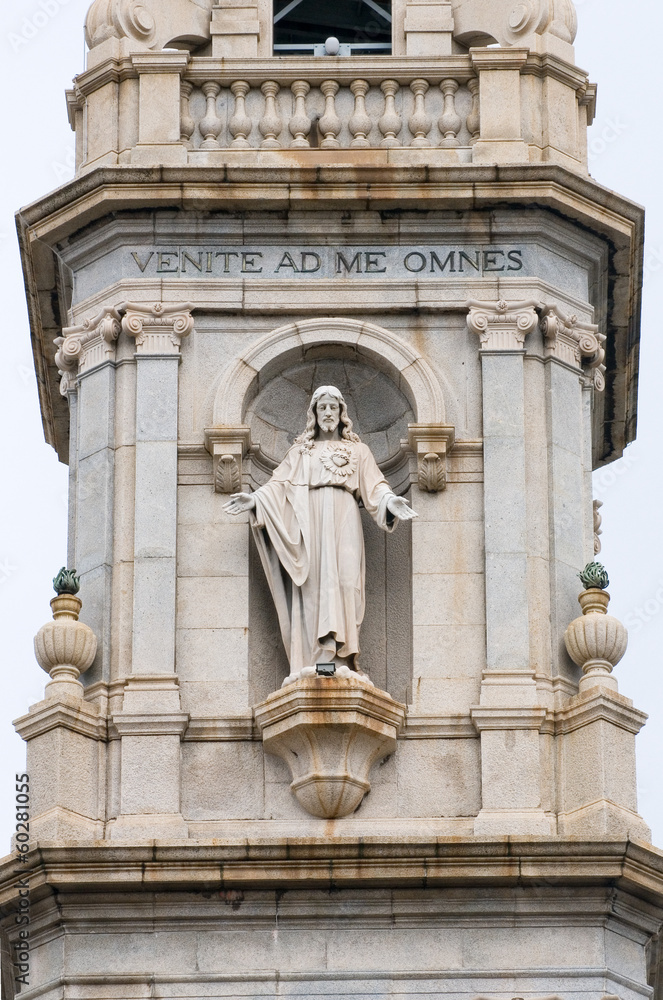 Statua di Cristo su campanile Santuario di Pompei