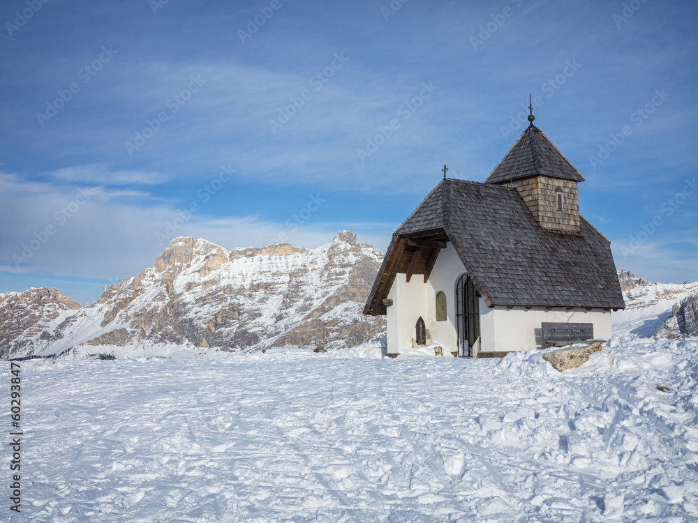 Chiesa tra i monti