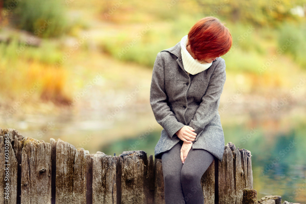 Fototapeta premium sad girl in autumn