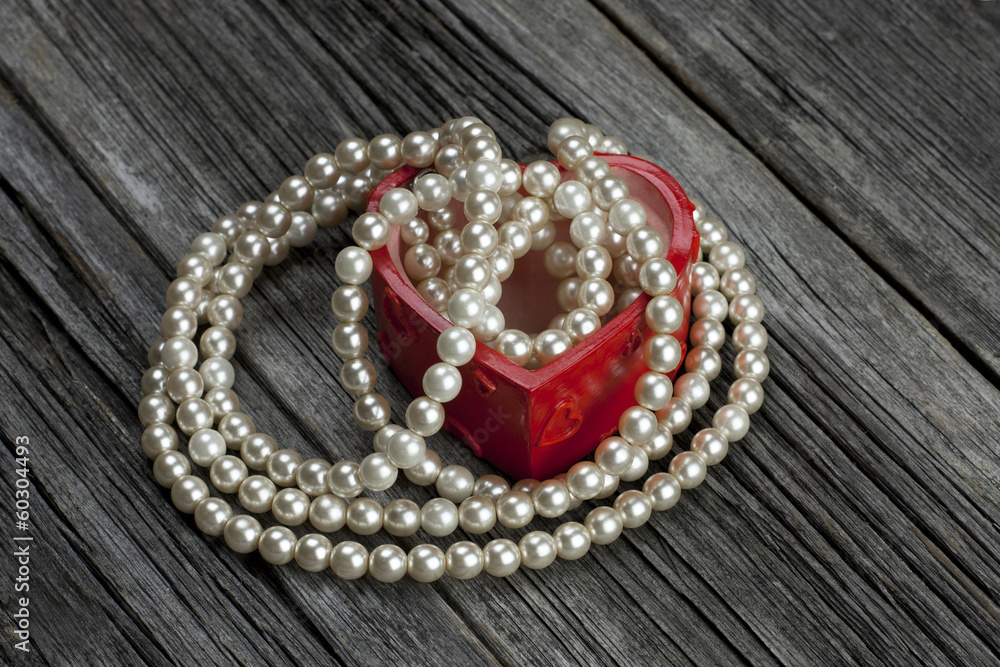 Valentines Day heart-shaped gift box with pearl Valentines Day heart-shaped gift box with pearl