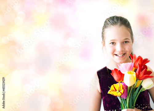 Bambina con i tulipani