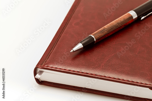 Wallpaper Mural Фрагмент ежедневника и ручка Torontodigital.ca