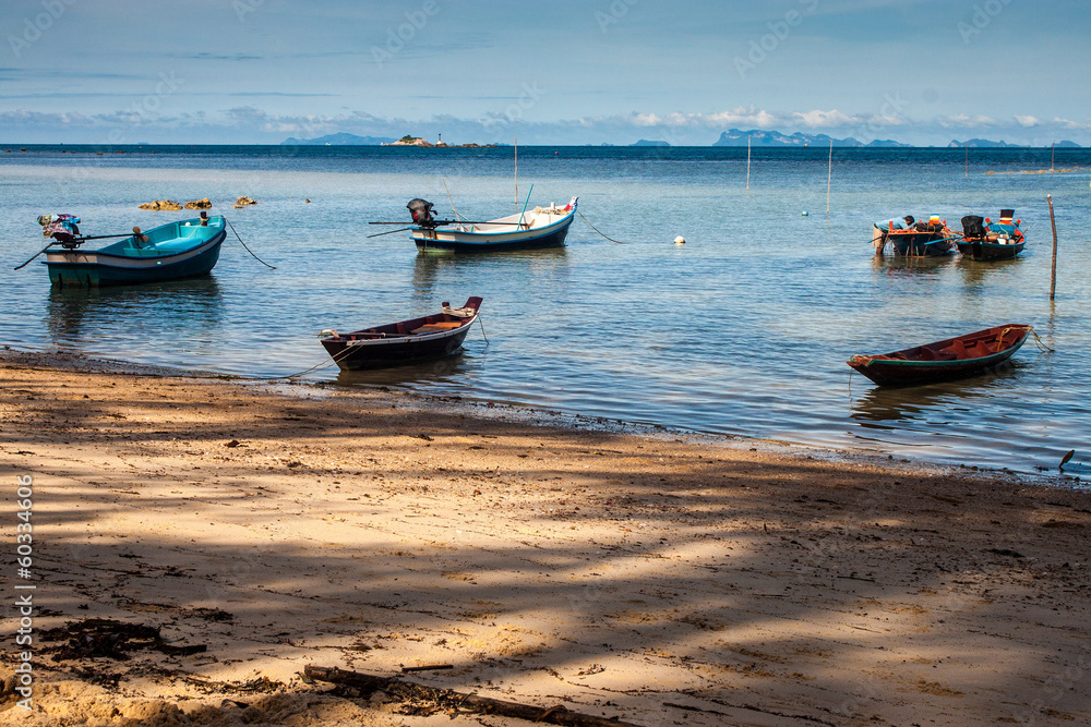 Fototapeta premium Boats on Chao Phao beach at Koh Phangan island, Thailand