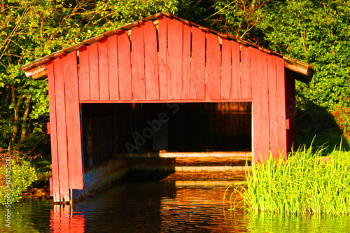 Photo Red Boat House