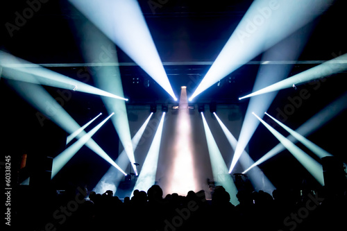 Konzertlichter auf einem Rockkonzert photo