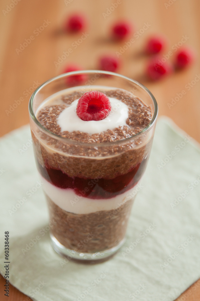 Schokoladen Chia Pudding Dessert Schokoladen Chia Pudding Dessert