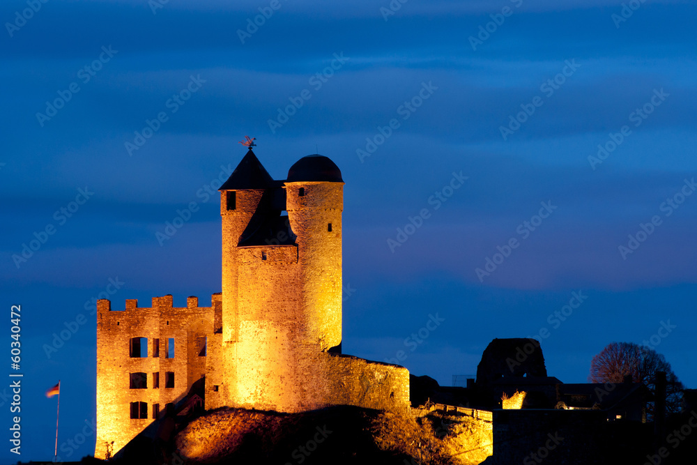 Burg Greifenstein (Ruine) in der blauen Stunde