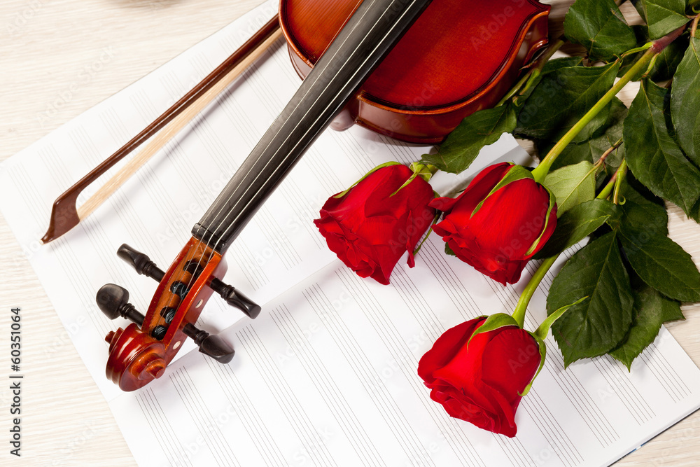 Fototapeta premium Red roses and a violin