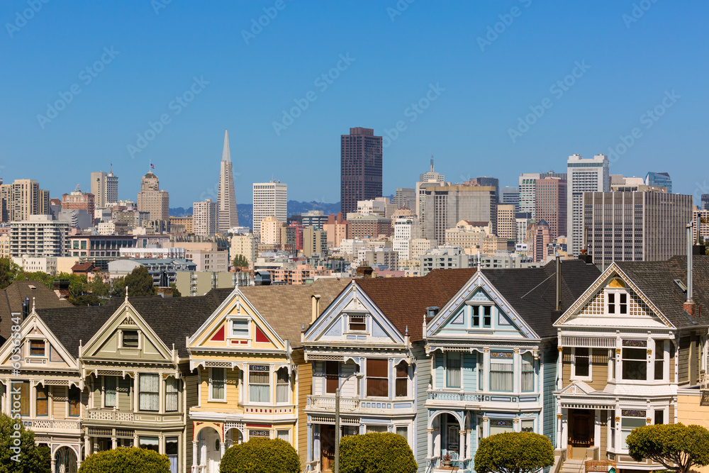 Naklejka premium San Francisco Victorian houses in Alamo Square California