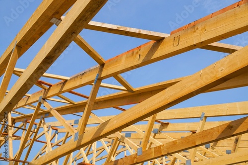Baubranche, Holzbau-Dachkonstruktion © Countrypixel
