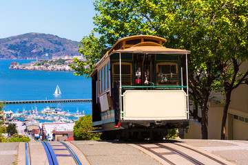 Fototapete San Francisco San Francisco Hyde Street Cable Car Kalifornien  © lunamarina