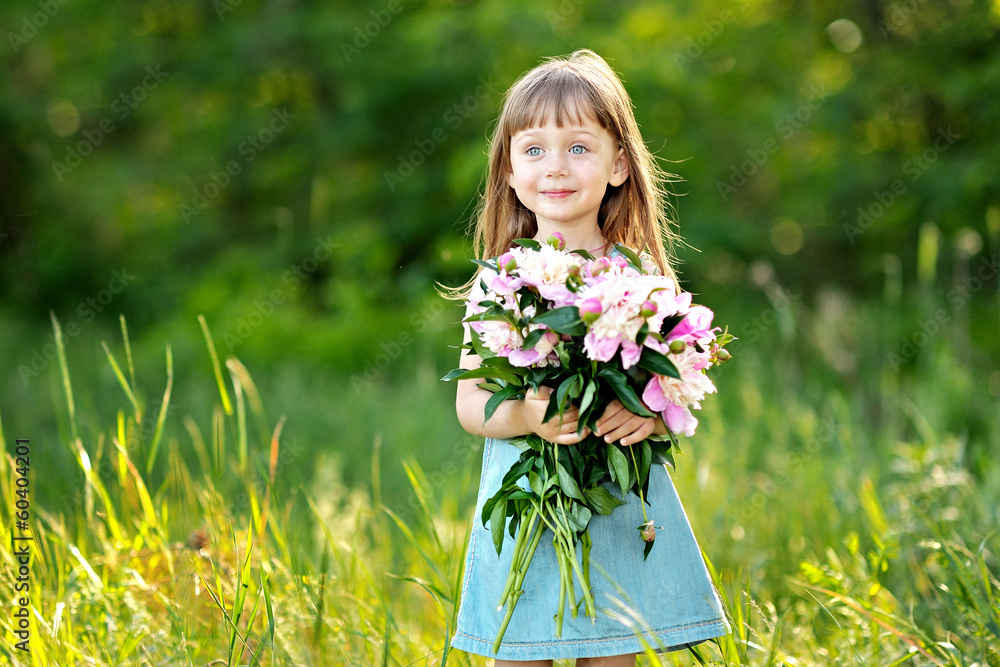 Fototapeta premium portrait of little girl outdoors in summer